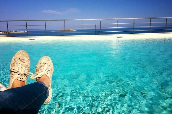 Seasonal outdoor pool, sun loungers
