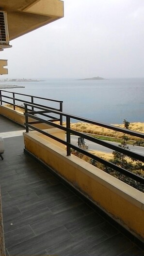 View from property - Hotel Bellevue del Golfo (Palermo)