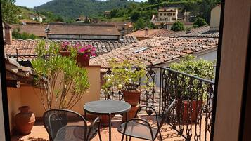 Doppel- oder Zweibettzimmer