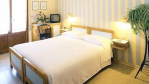 三人房 | 埃及棉床單、客房內保險箱、書桌、搖籃/嬰兒床