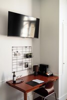 Habitación clásica doble | Ropa de cama de alta calidad, caja fuerte, escritorio y wifi gratis