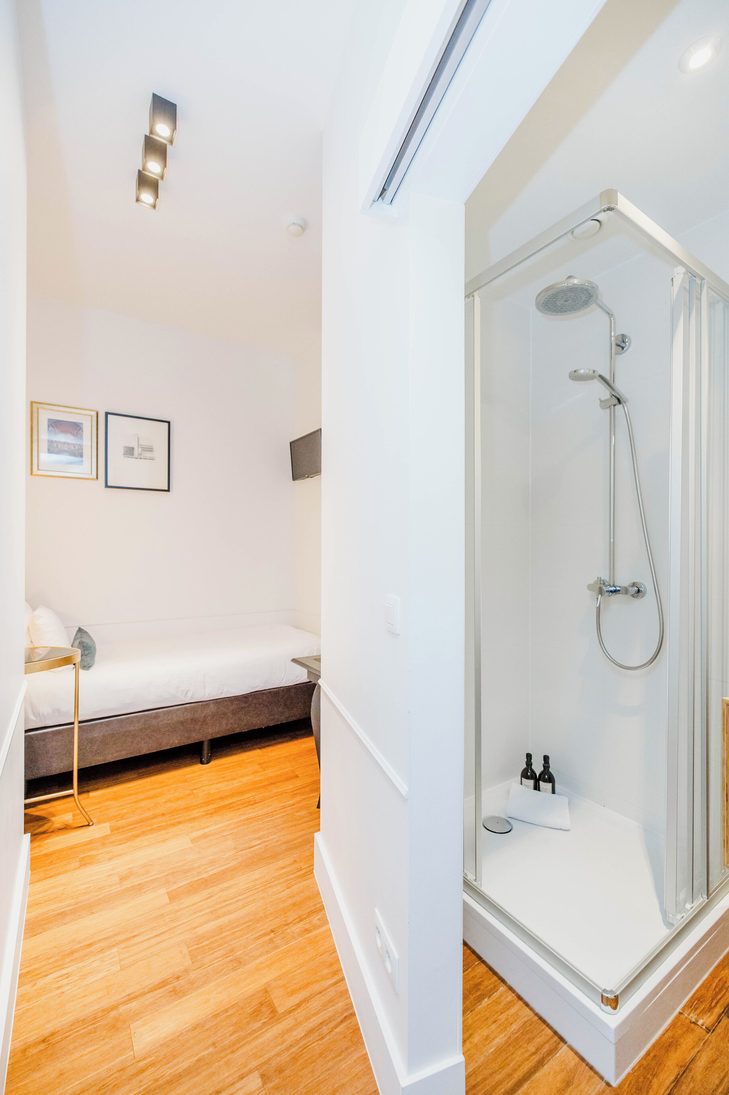 comfort single room, 1 single bed | 1 bedroom, premium bedding, in-room safe, desk