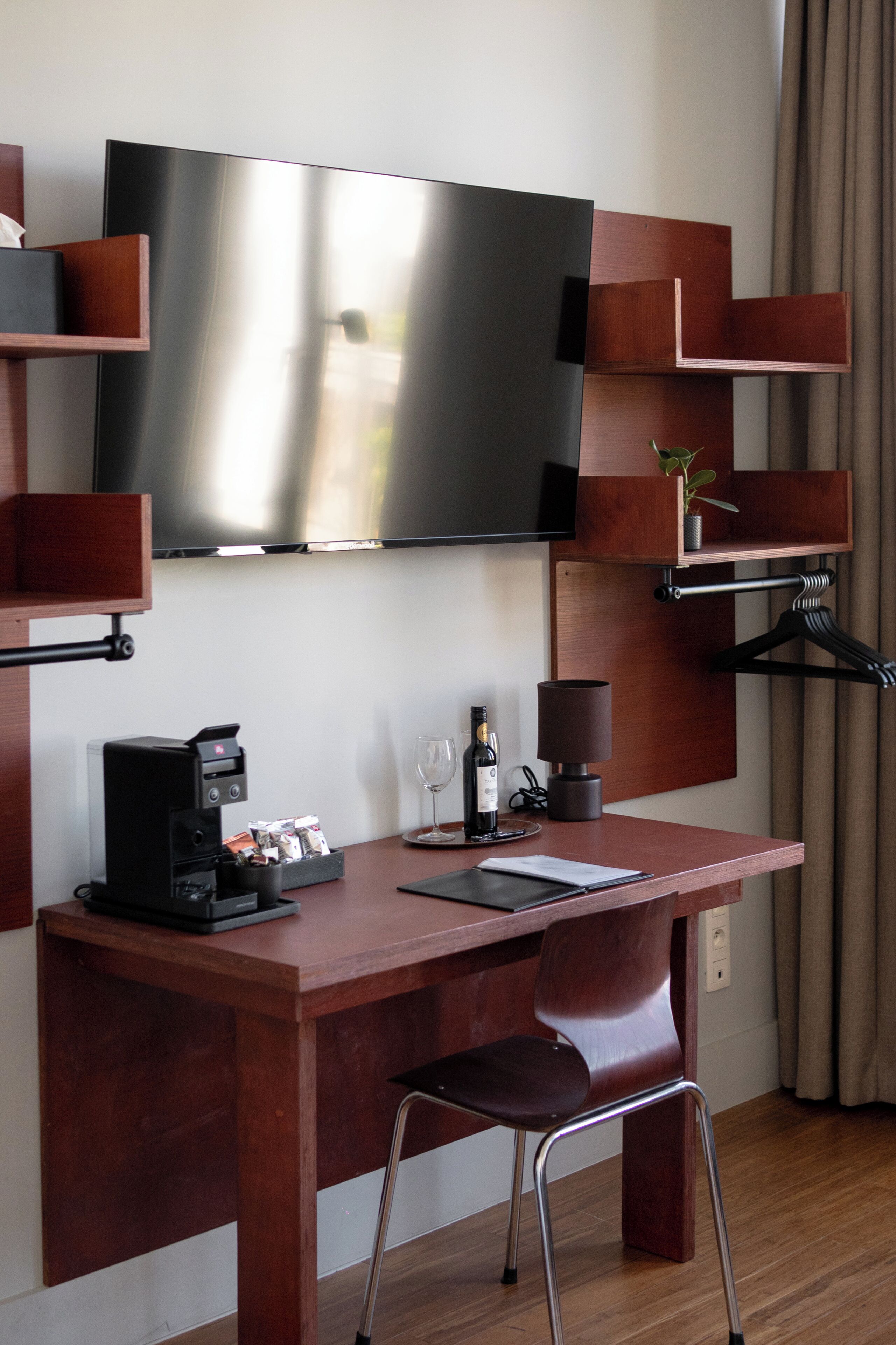 Superior tweepersoonskamer | Luxe beddengoed, een kluis op de kamer, een bureau, gratis wifi