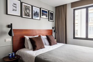 Habitación clásica doble | Ropa de cama de alta calidad, caja fuerte, escritorio y wifi gratis