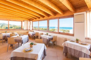 Breakfast, lunch, dinner served; ocean views