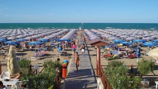 Private beach nearby, sun-loungers, beach umbrellas - Marc Hotel (Vieste)