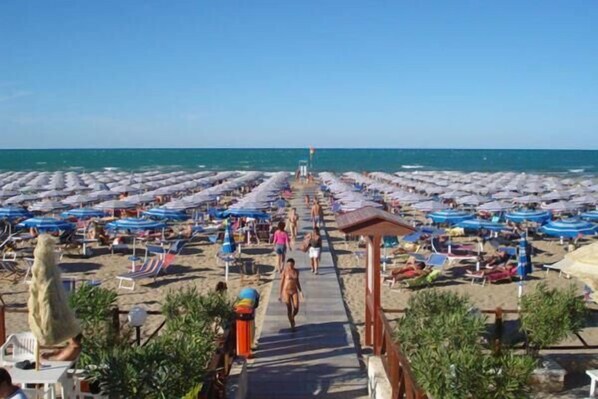 Private beach nearby, sun loungers, beach umbrellas