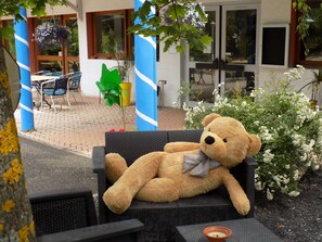 Courtyard - Nestor Hotel (Gap)