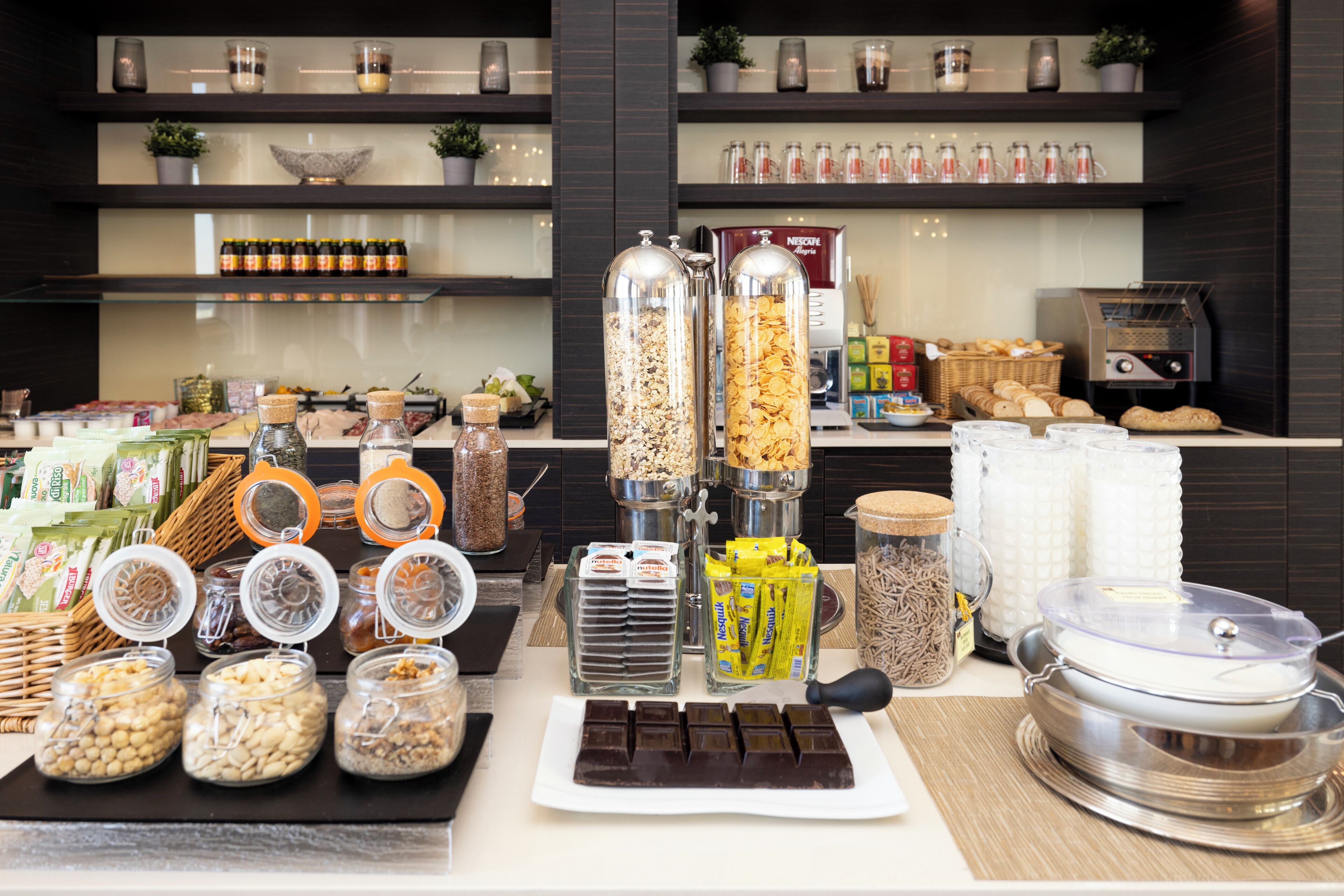 Tägliches Frühstücksbuffet gegen Gebühr