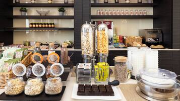 Tägliches Frühstücksbuffet gegen Gebühr