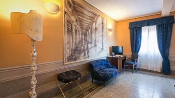 Minibar, bureau, rideaux occultants, Wi-Fi gratuit