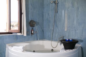 Superior-Suite | Innen-Whirlpool