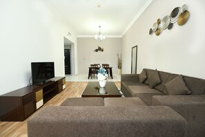 Televisión LCD de 32 pulgadas con canales vía satélite y televisión 