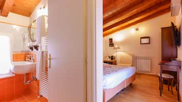 Comfort Double or Twin Room | Bathroom | Shower, free toiletries, hair dryer, slippers