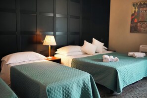 Minibar, coffres-forts dans les chambres, bureau, chambres insonorisées