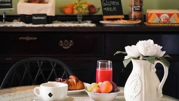 Tägliches Frühstücksbuffet gegen Gebühr