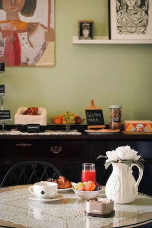 Desayuno buffet todos los días (con cargo)