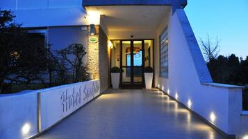 EntrĂ©e de lâhĂ©bergement