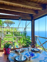 Breakfast, dinner served; Italian cuisine, ocean views 