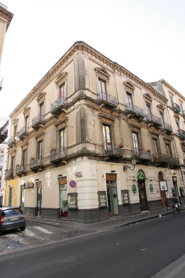 Front of property - Picone Bed & Breakfast (Catania)
