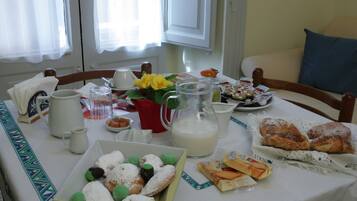 Daily buffet breakfast (EUR 3 per person)