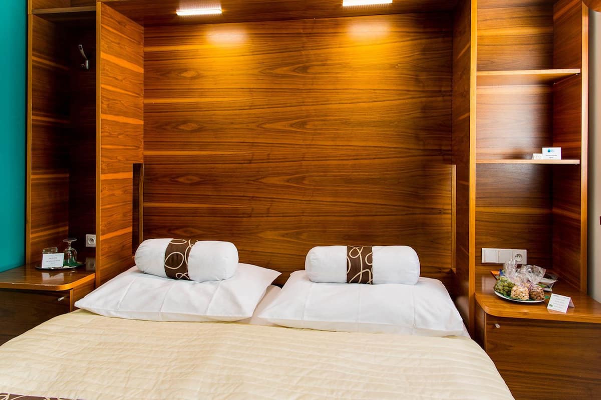 Minibar, in-room safe, cribs (free), rollaway beds (surcharge)