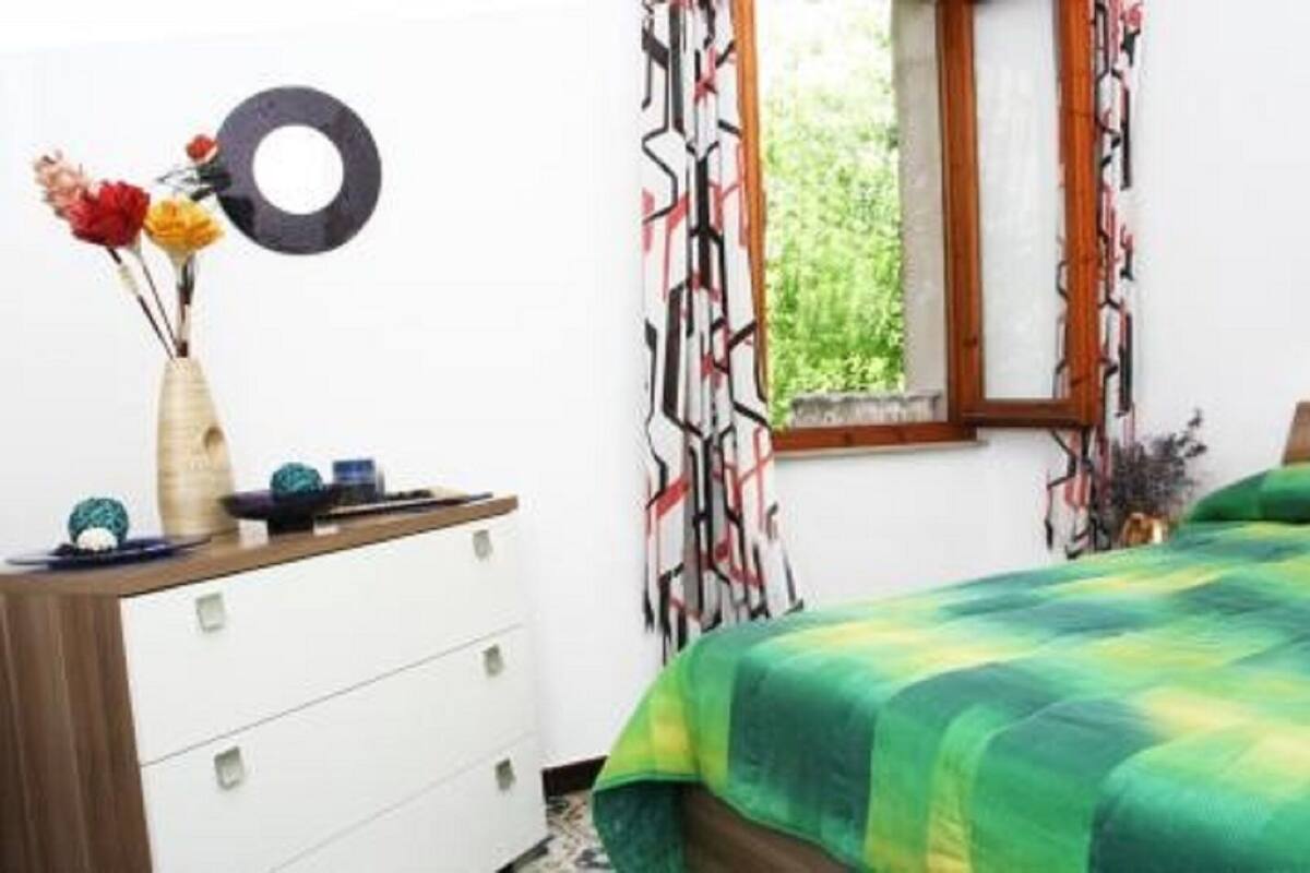 Basic Double Room, Shared Bathroom | Desk, rollaway beds (surcharge), WiFi (free)