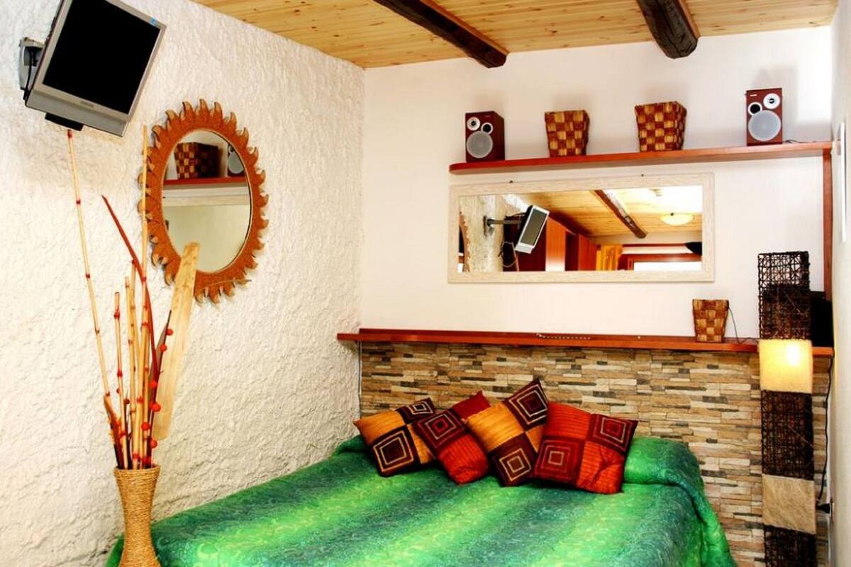 Superior Studio | Desk, rollaway beds (surcharge), WiFi (free)