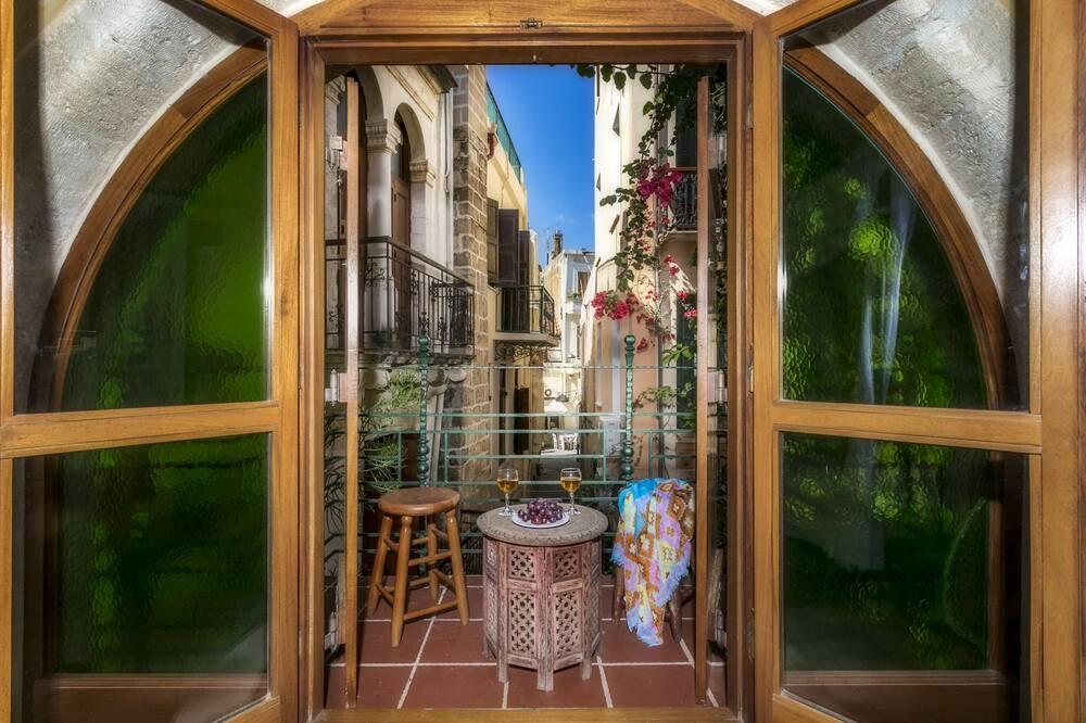Ifigenia Rooms & Studios