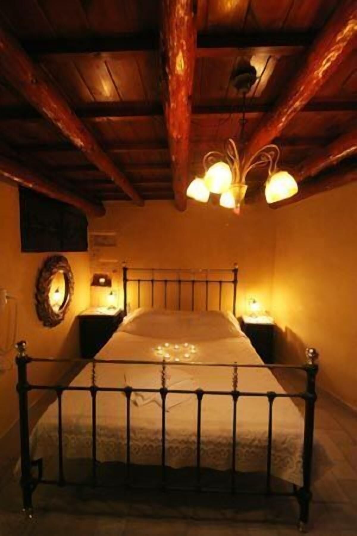Blackout drapes, soundproofing, iron/ironing board, Internet