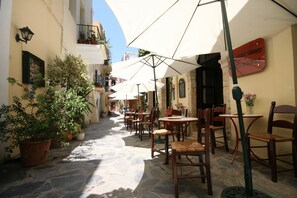 Terrace/patio - Ifigenia Rooms & Studios (Chania)