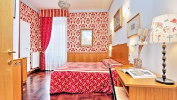 Habitación panorámica doble | Colchones con acolchado adicional, minibar, caja fuerte y escritorio