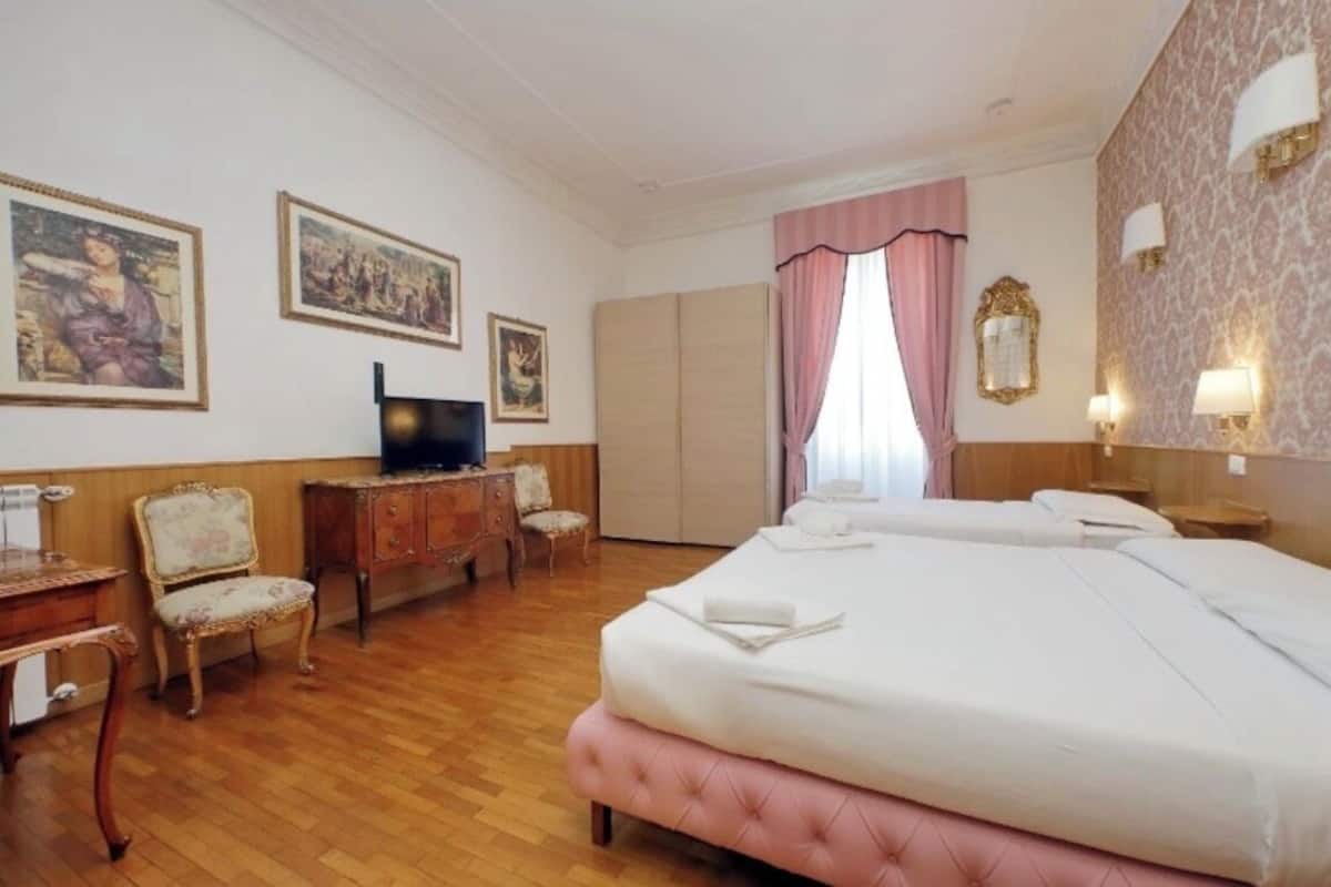 Pillowtop beds, minibar, in-room safe, desk