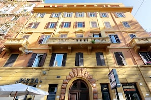 Exterior - Sonnino Suite (Rome)