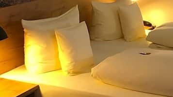 Hypo-allergenic bedding, in-room safe