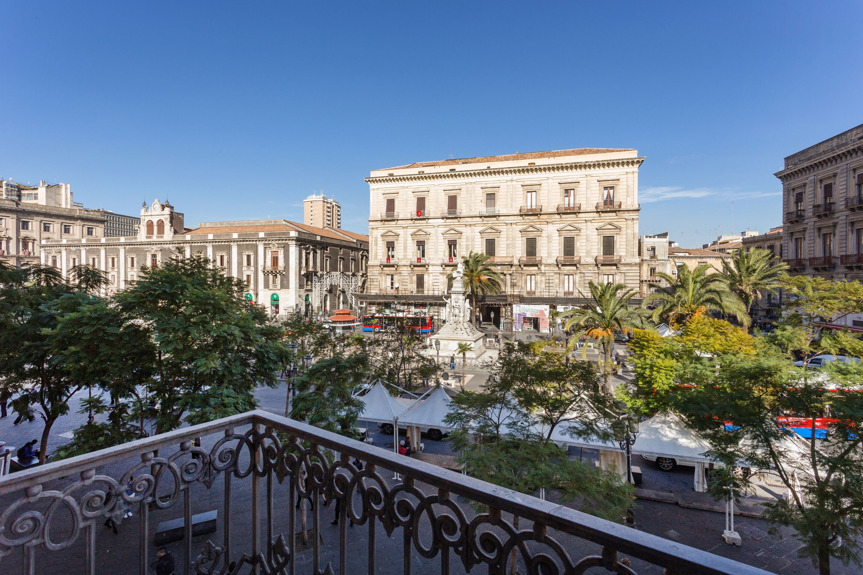 Vue sur la ville depuis l’hébergement