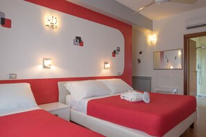 Comfort Triple Room | Minibar, in-room safe, desk, soundproofing - Villa Morgana Resort & Spa (Messina)