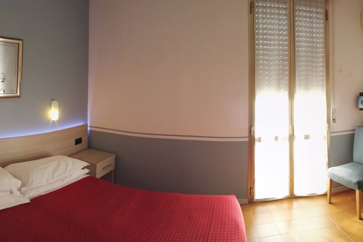 double room | minibar, in-room safe, desk, free wifi