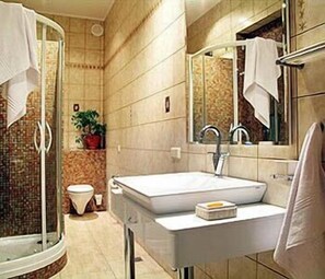 Bathroom sink - Duval Serviced Apartments (Warsaw)