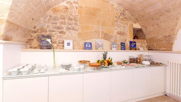Desayuno de cocina local (EUR 5 por persona)