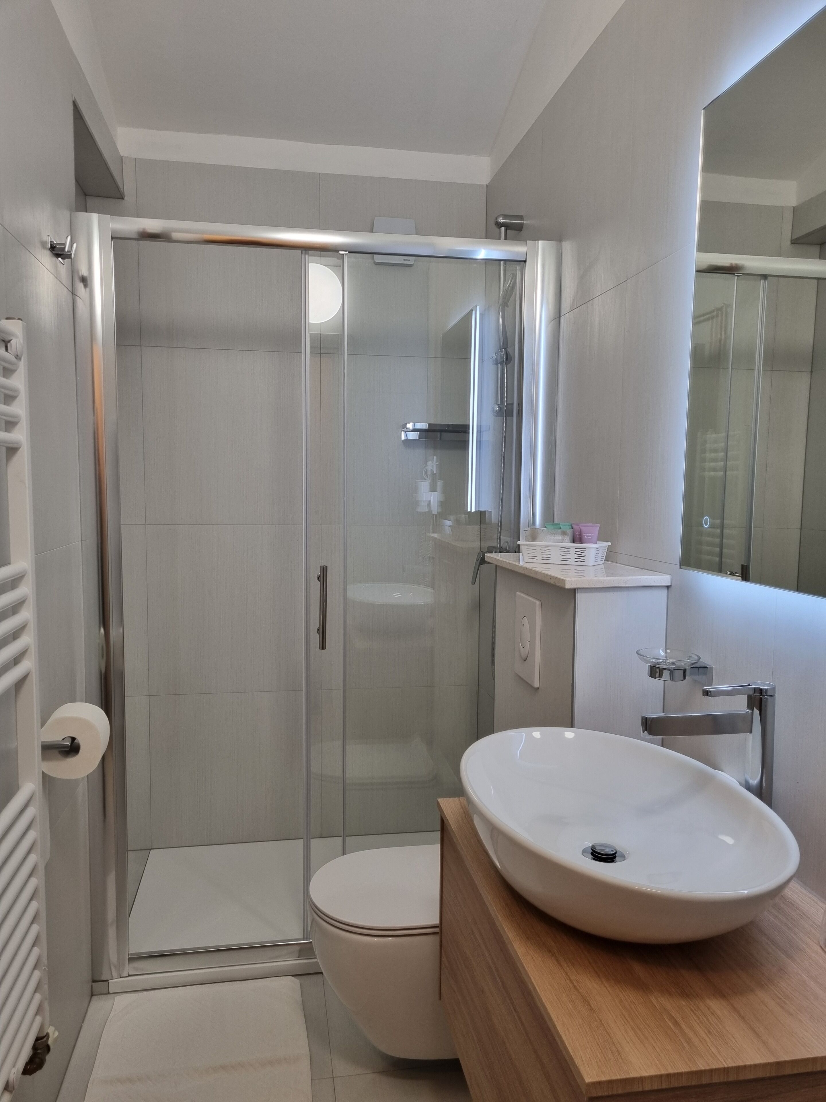 family room, balcony | bathroom | free toiletries, hair dryer, towels