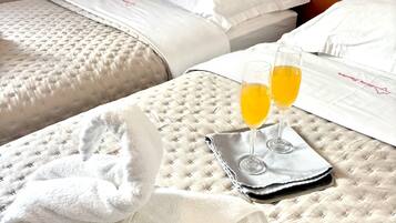 Standard Double Room | Minibar, in-room safe, desk, free WiFi