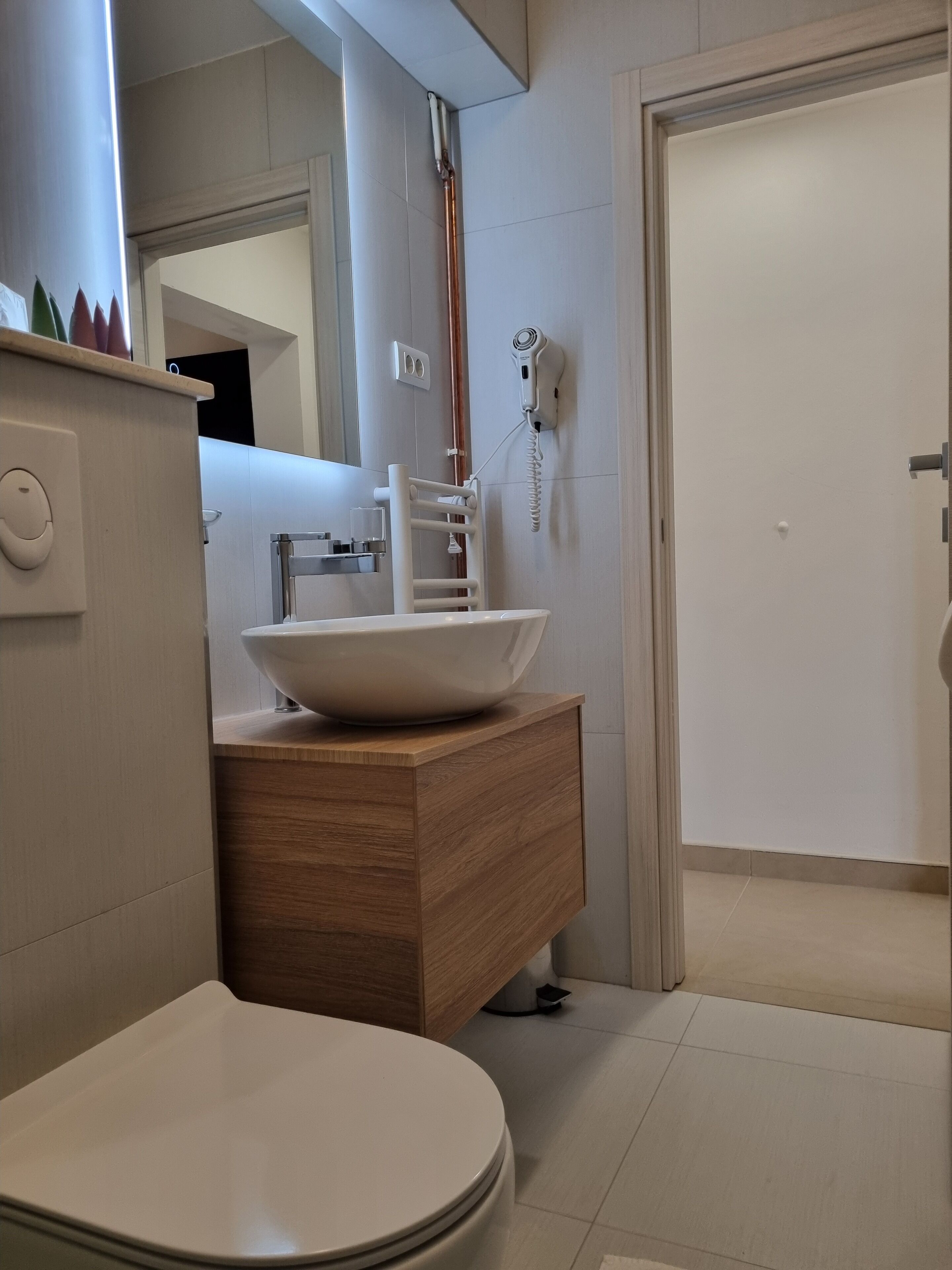 family room, balcony | bathroom | free toiletries, hair dryer, towels