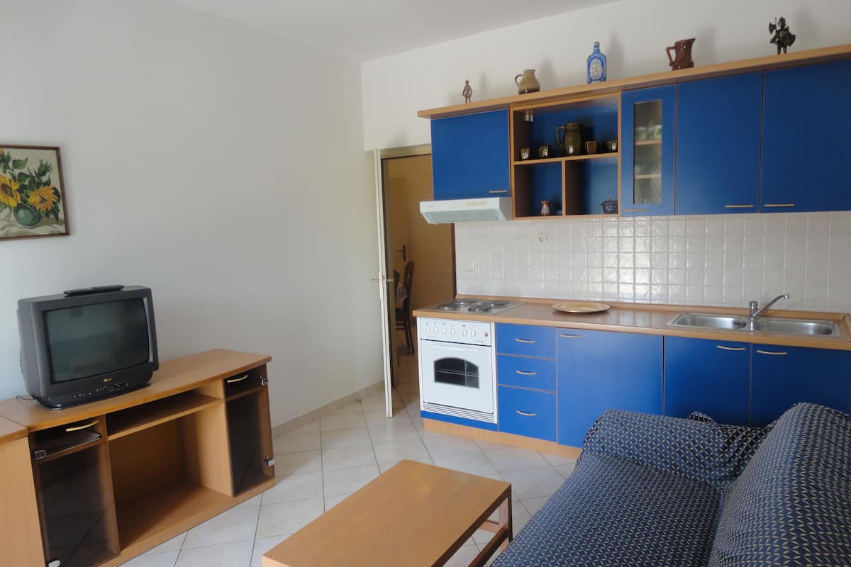 family apartment | private kitchen