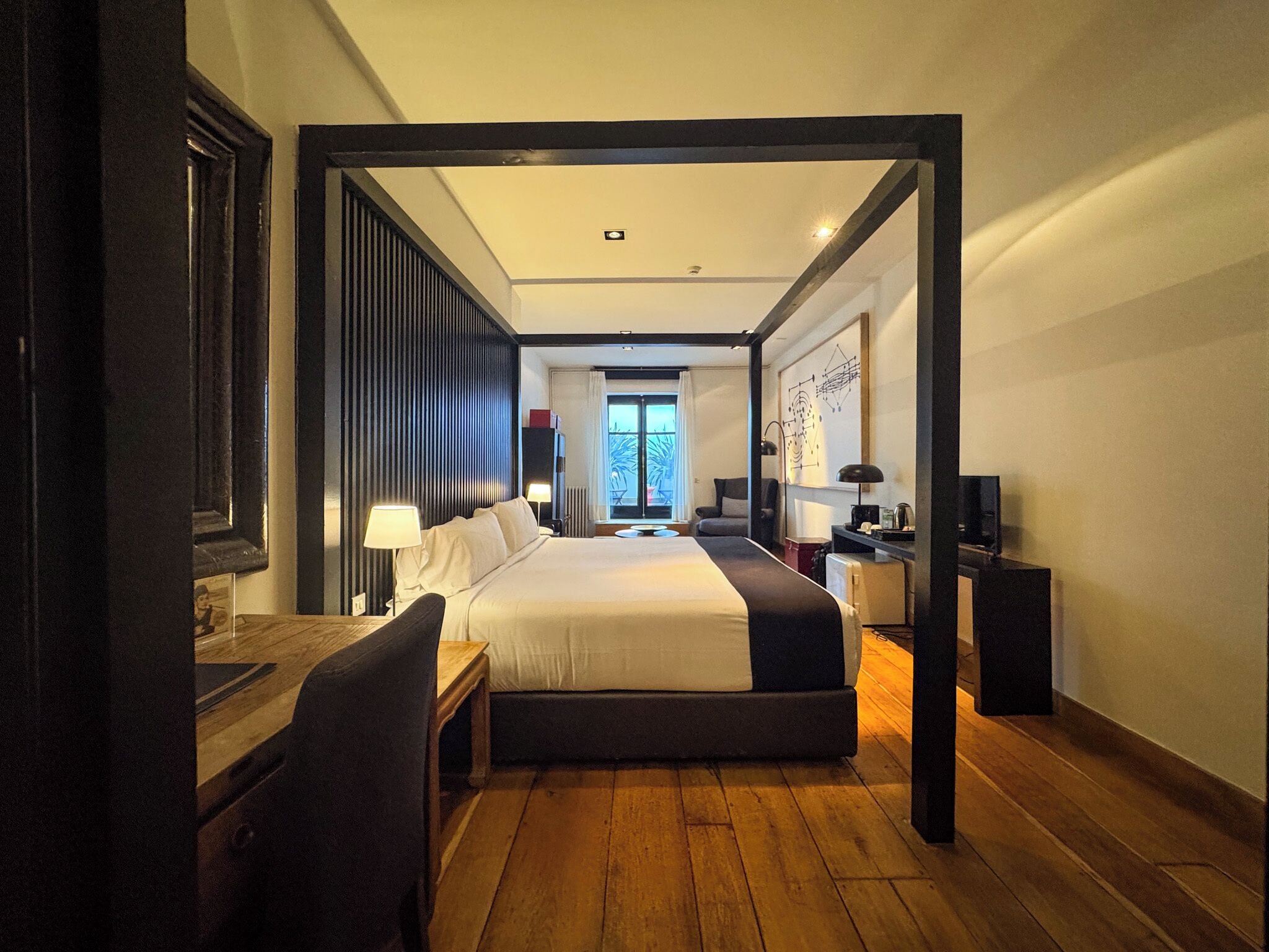 Junior-Suite, Terrasse | Zimmersafe, Verdunkelungsvorhänge, Bügeleisen/Bügelbrett