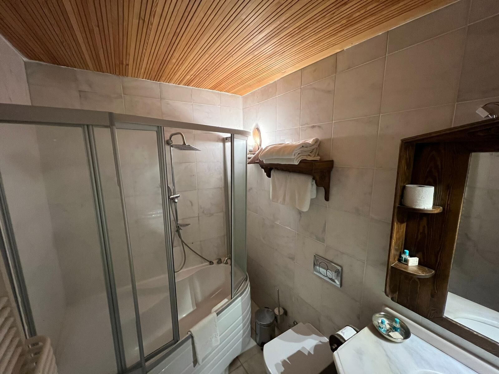 combined shower/bathtub, jetted bath, hair dryer, bathrobes