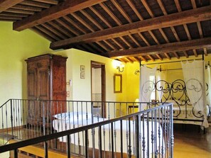 In-room safe, desk, iron/ironing board, cribs/infant beds - Podere Caldaruccio La Pineta (Perugia)