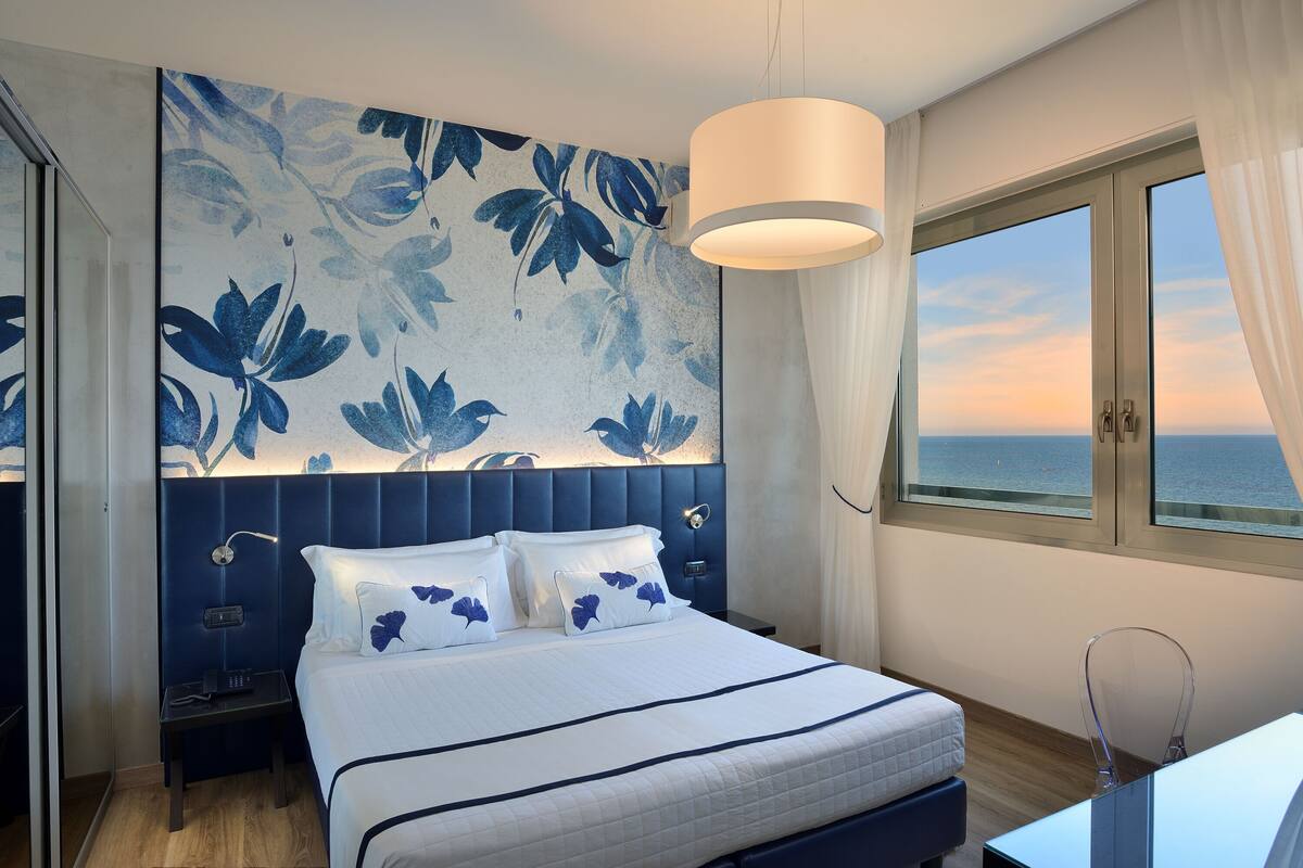 superior double room single use, private bathroom, sea view | 1 bedroom, minibar, in-room safe, individually decorated