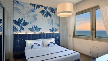 Doppia Superior uso singolo, bagno privato, vista mare | Minibar, una cassaforte in camera, con stile personalizzato