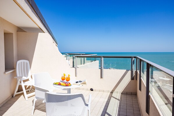 Minibar, coffres-forts dans les chambres, décoration personnalisée